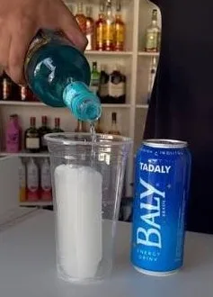 Copão Busca Brisa 700ml + Baly Lata